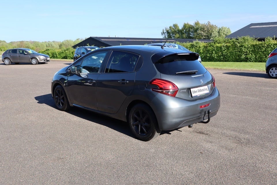 Peugeot 208 1,6 BlueHDi 100 Allure Sky 5d