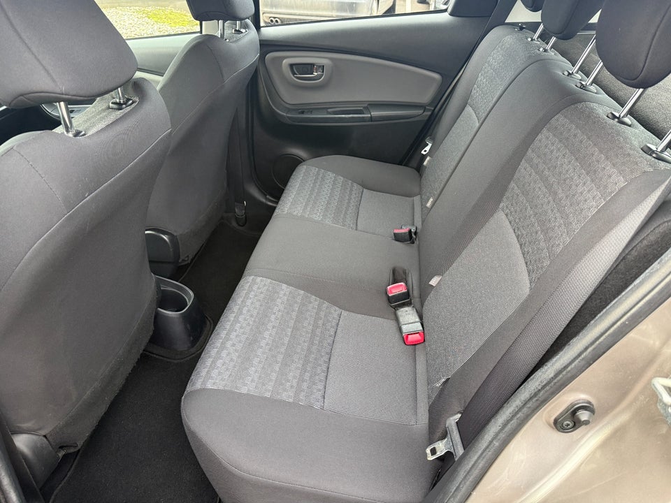 Toyota Yaris 1,0 VVT-i T2 Komfort 5d