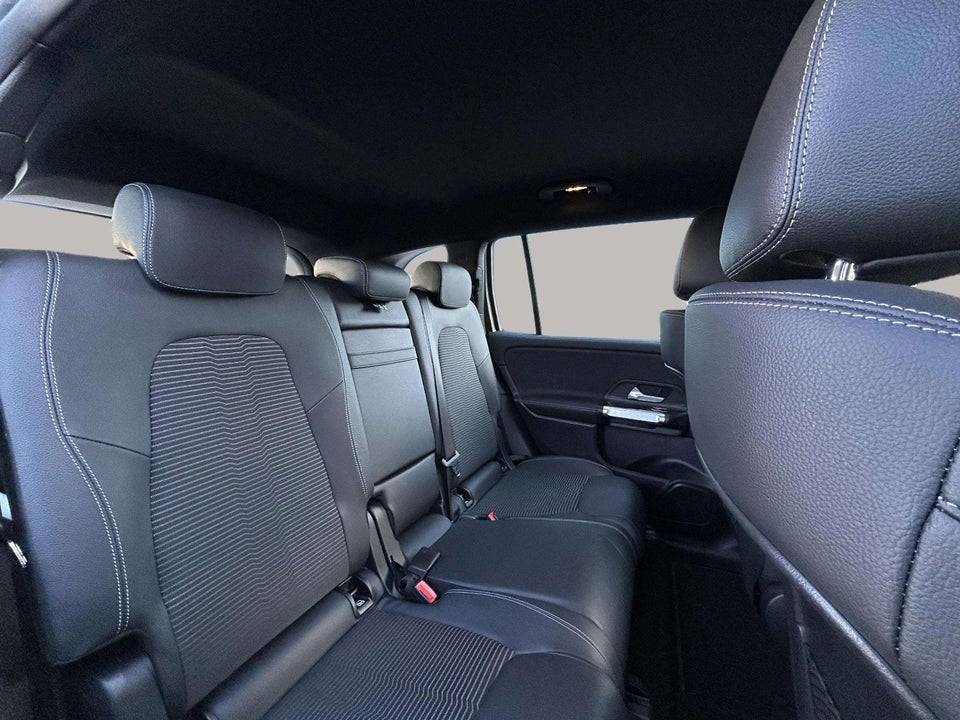 Mercedes EQB300 Progressive 4Matic 5d