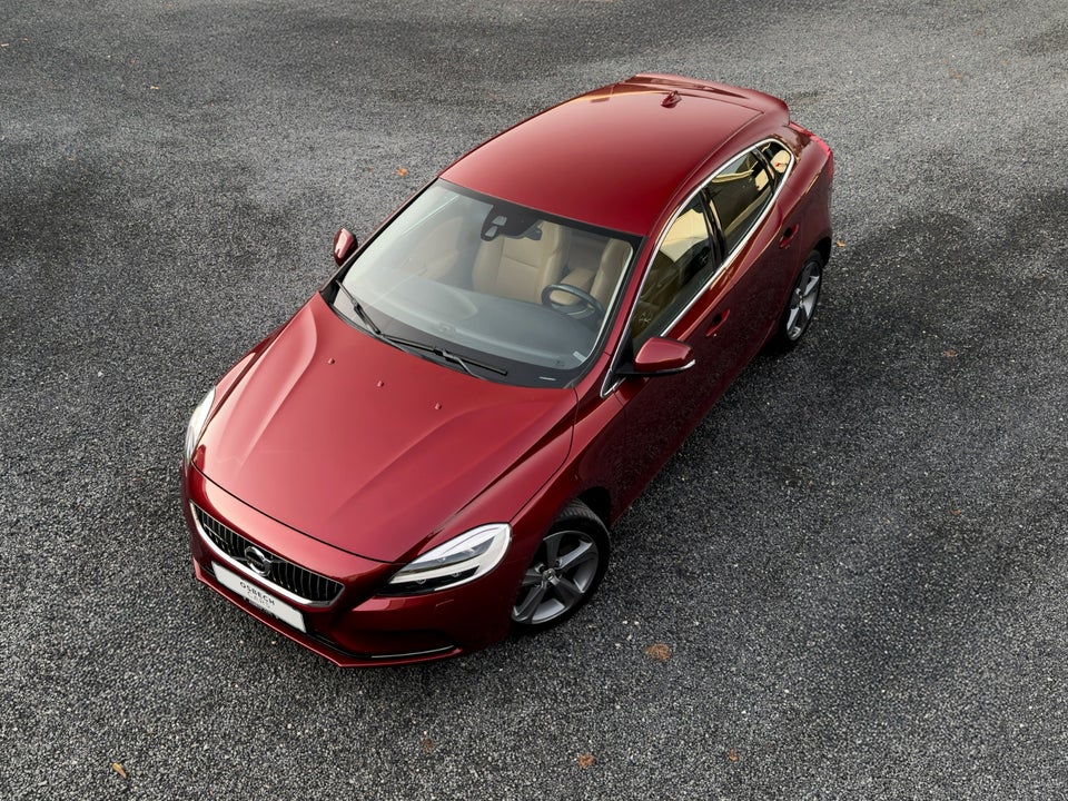 Volvo V40 1,5 T3 152 Inscription aut. 5d