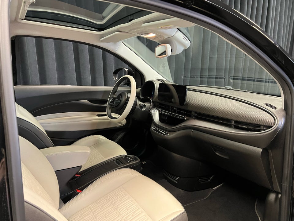 Fiat 500e 42 la Prima by Bocelli 3d