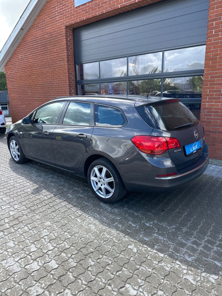 Opel Astra 1,4 T 140 Enjoy Sports Tourer 5d