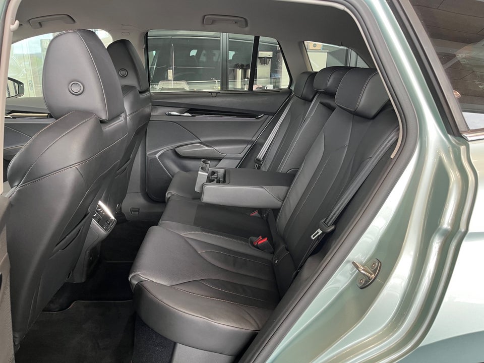 Skoda Enyaq 80 iV Suite 5d