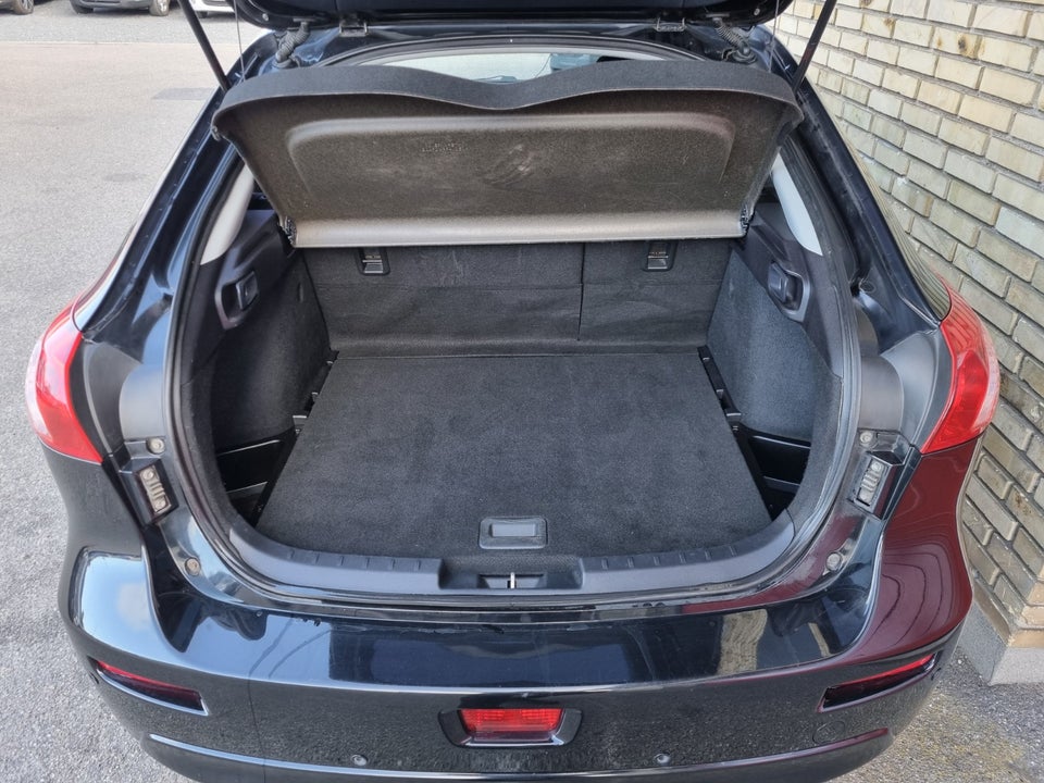 Mitsubishi Lancer 1,6 Invite SportBack 5d