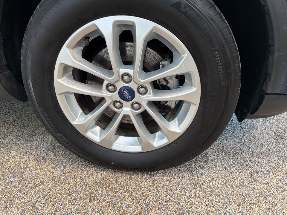 Ford Kuga 2,5 PHEV Titanium CVT 5d