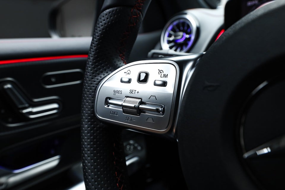 Mercedes EQB300 AMG Line 4Matic 5d