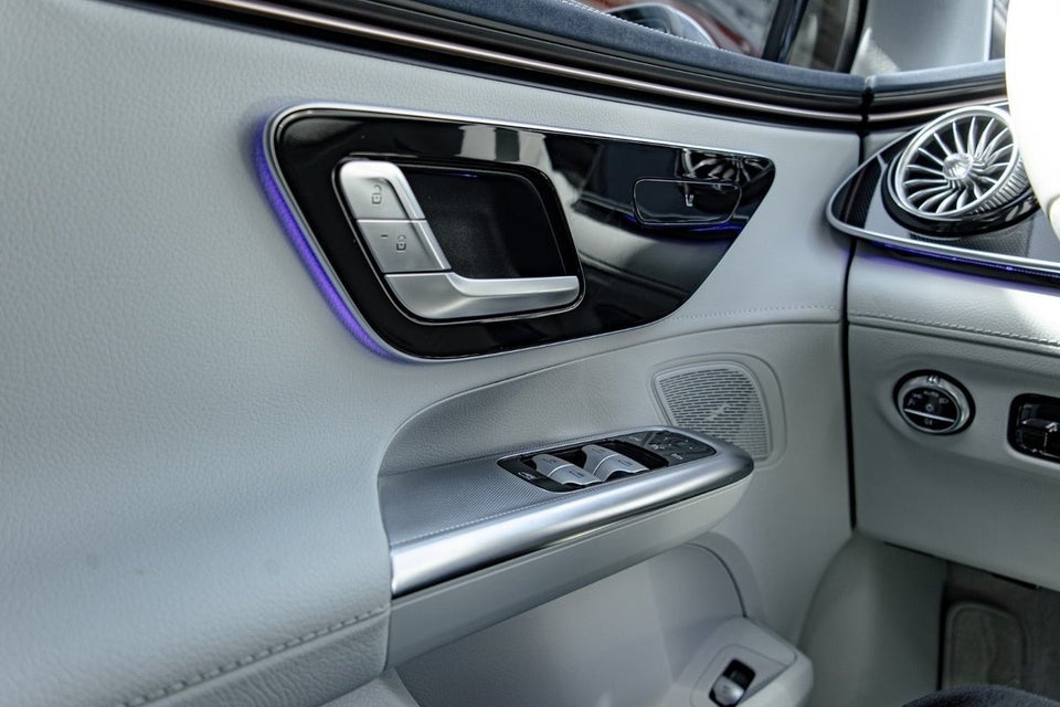 Mercedes EQE300 Avantgarde 4d