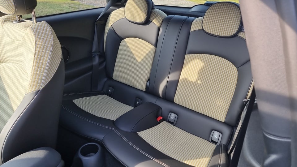 MINI Cooper SE Resolute Edition 3d