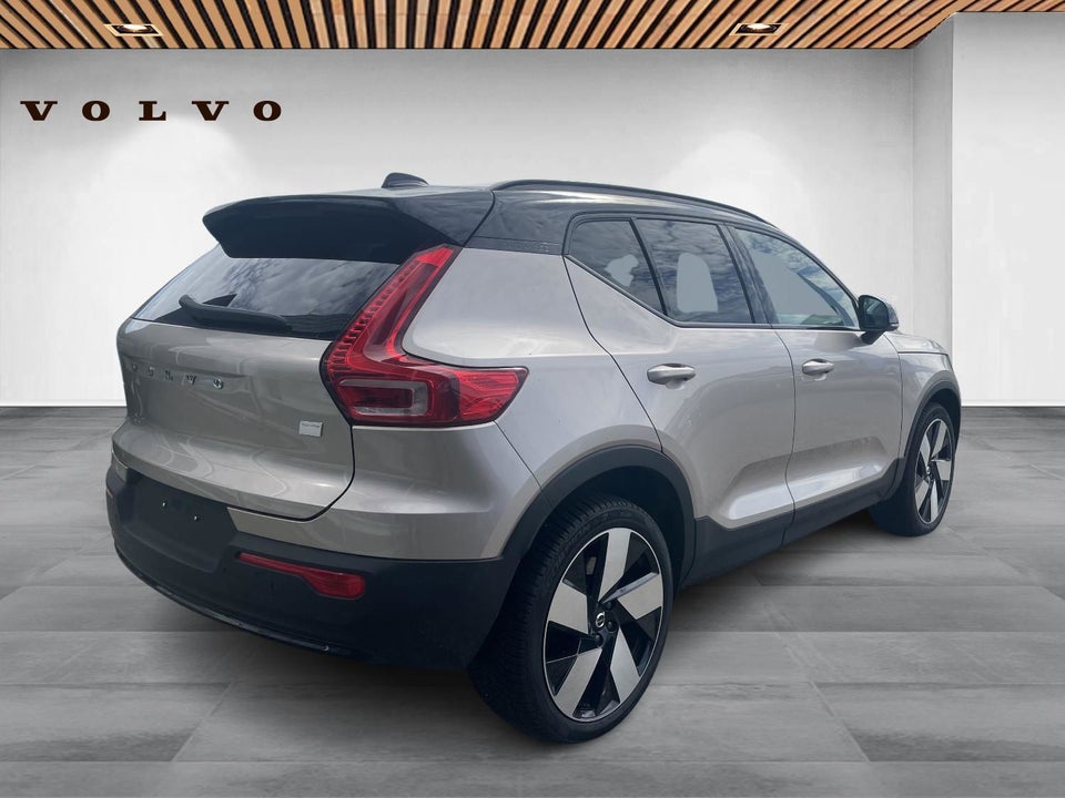 Volvo XC40 ReCharge Extended Range Plus 5d