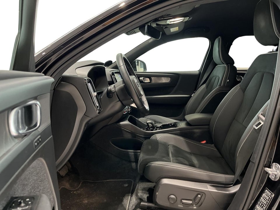 Volvo XC40 ReCharge Extended Range Plus 5d