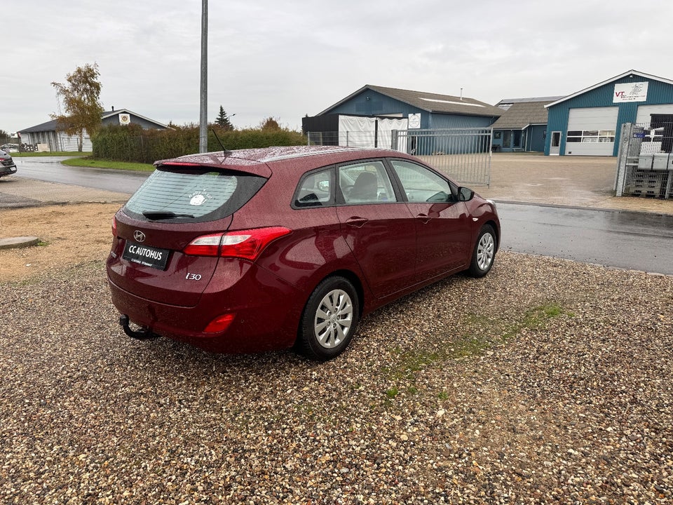 Hyundai i30 1,6 CRDi 110 Active CW 5d