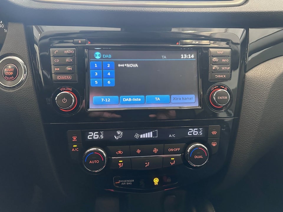 Nissan Qashqai 1,6 Dig-T 163 Tekna 5d