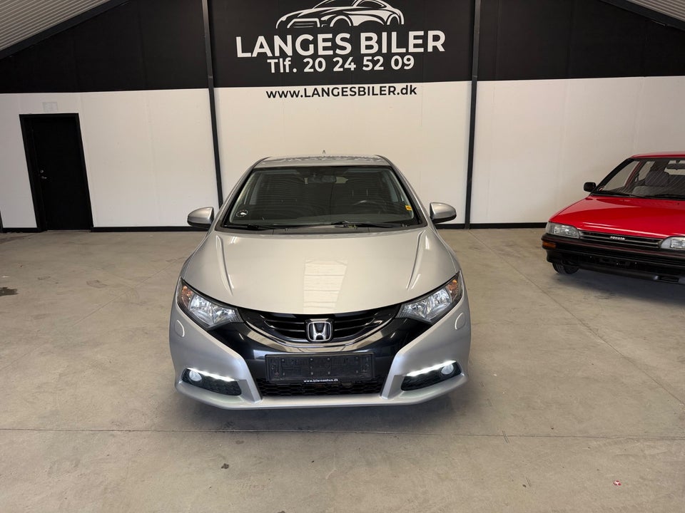 Honda Civic 1,6 i-DTEC Executive 5d
