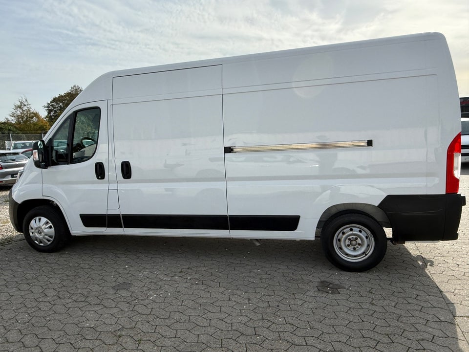 Peugeot Boxer 333 2,2 BlueHDi 140 L3H2 Premium