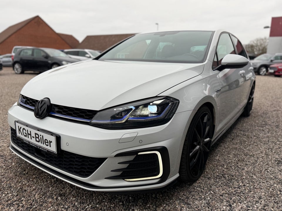 VW Golf VII 1,4 GTE DSG 5d