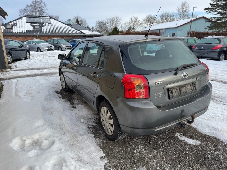 Toyota Corolla 1,6 Sol 5d