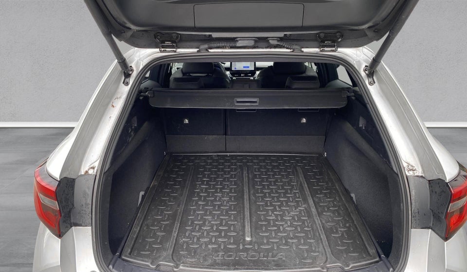 Toyota Corolla 1,8 Hybrid Style Touring Sports e-CVT 5d