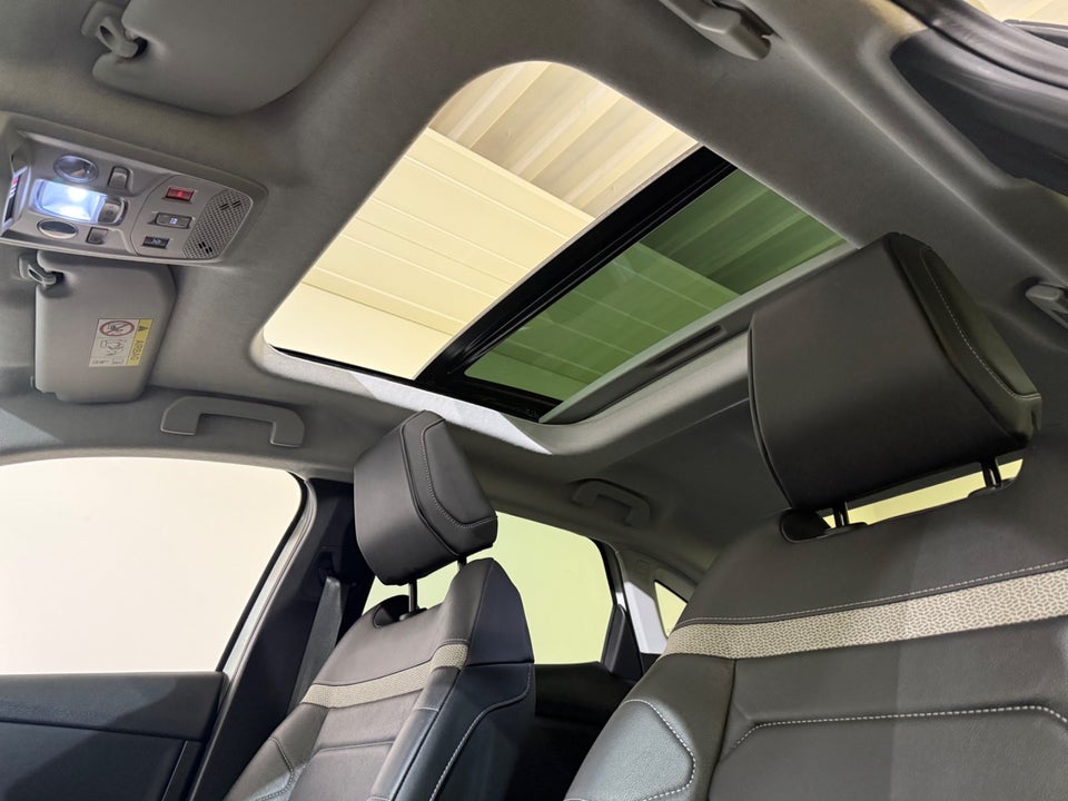 Citroën ë-C4 X 50 Shine Pack 4d