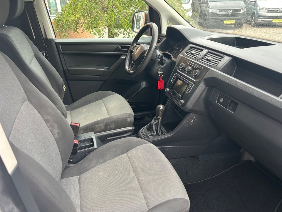 VW Caddy 1,6 TDi 75 Van 4d