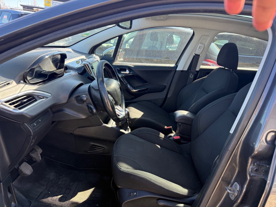 Peugeot 208 1,6 BlueHDi 100 Allure Sky 5d