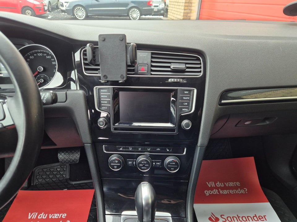 VW Golf VII 1,6 TDi 105 Highline Variant BMT 5d