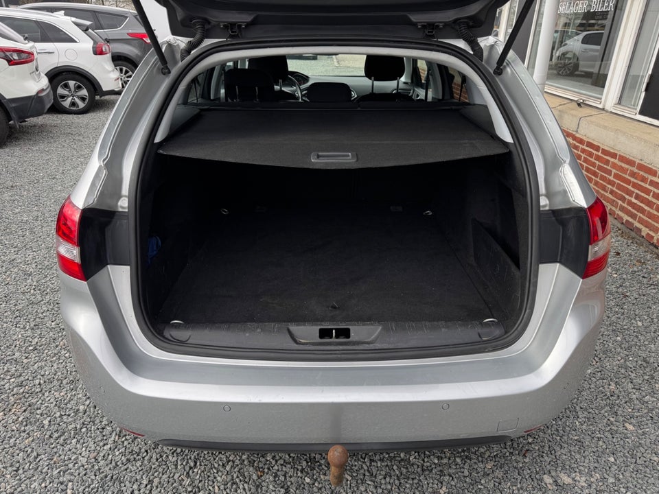 Peugeot 308 1,6 BlueHDi 120 Allure SW 5d