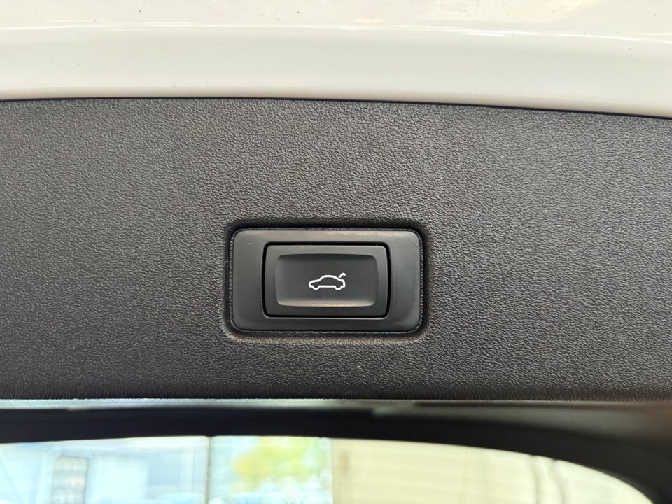 Audi Q4 e-tron 40 Advanced 5d