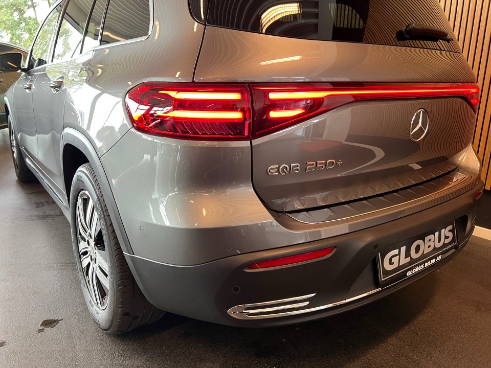 Mercedes EQB250+ Progressive 5d
