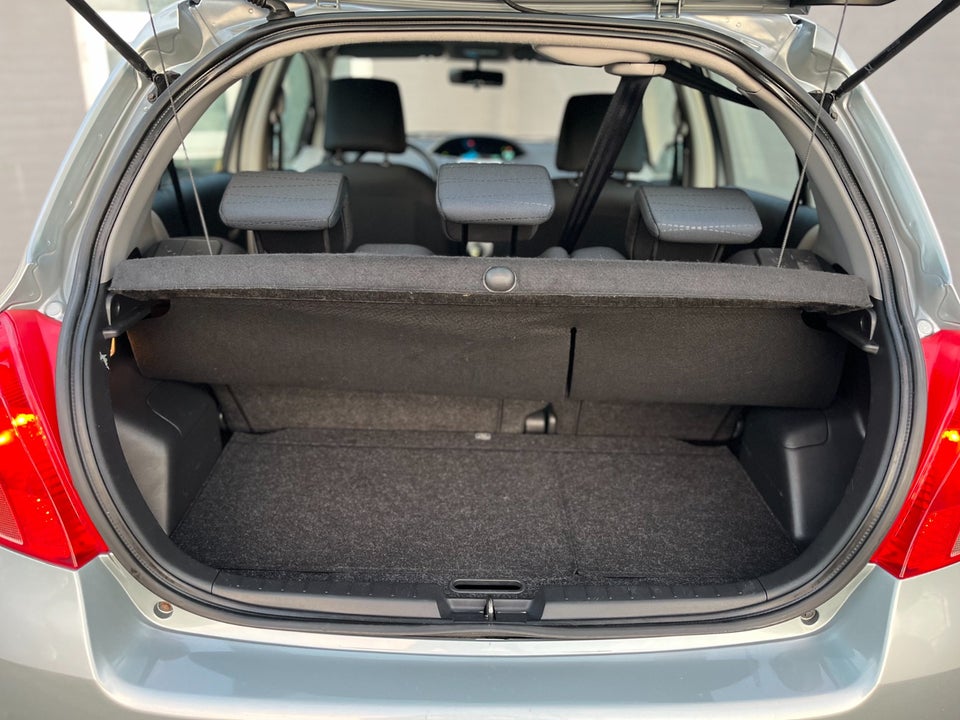 Toyota Yaris 1,3 Sol M/M 5d