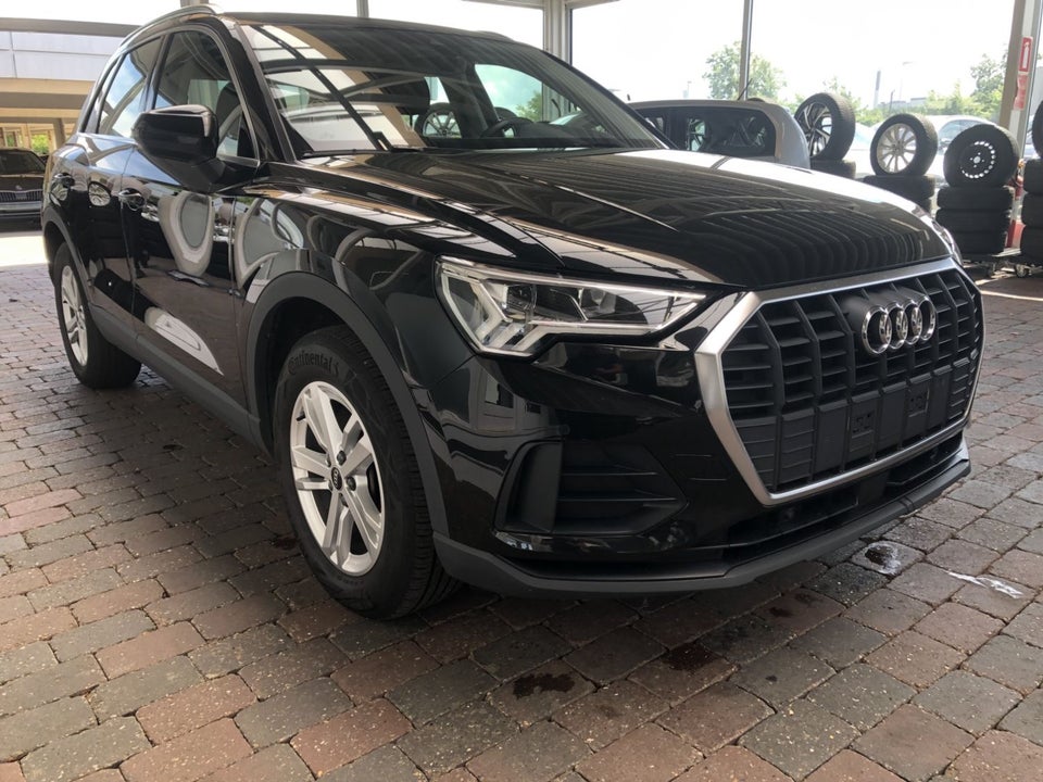 Audi Q3 45 TFSi e Attitude plus S-tr. 5d