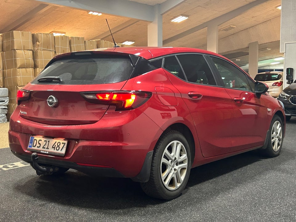 Opel Astra 1,5 D 105 Elegance 5d