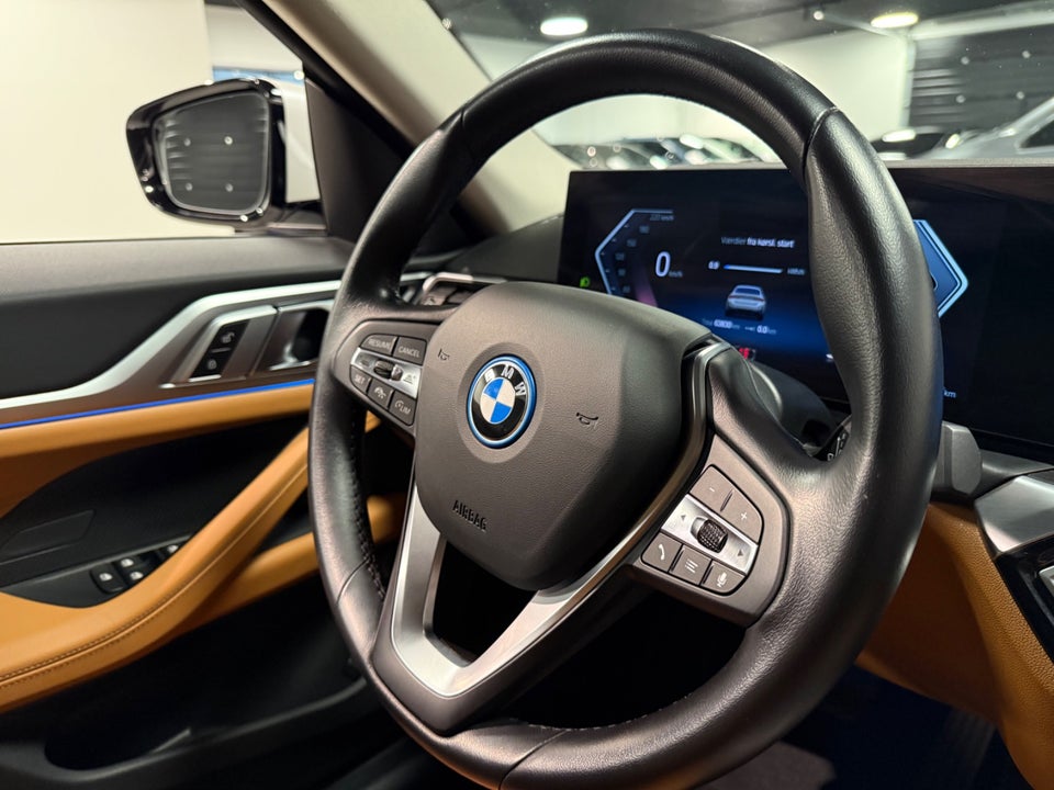 BMW i4 eDrive35 Charged 5d