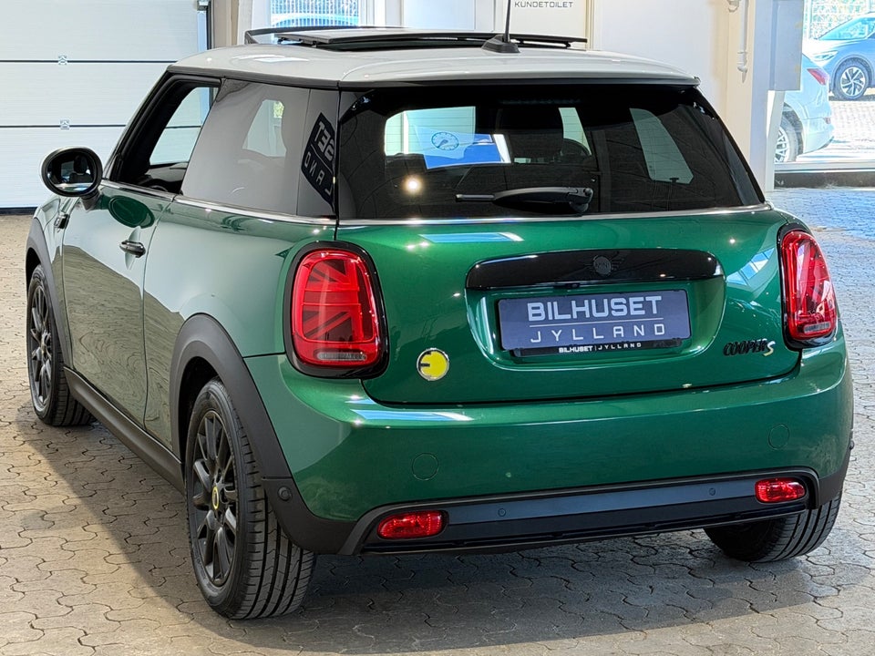 MINI Cooper SE Classic Trim 3d