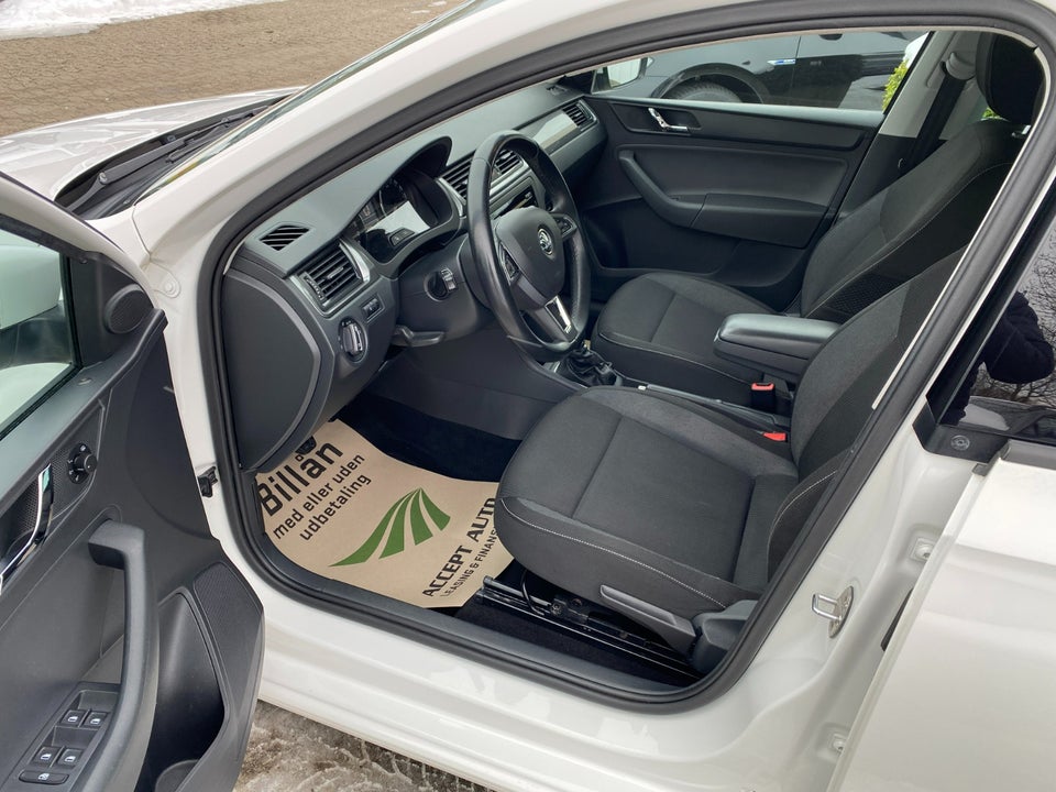 Skoda Rapid 1,6 TDi 105 Ambition Spaceback 5d