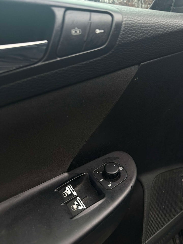 VW Passat 2,0 FSi Highline 4d