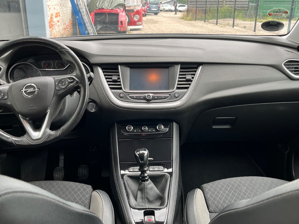 Opel Grandland X 1,2 T 130 Enjoy 5d