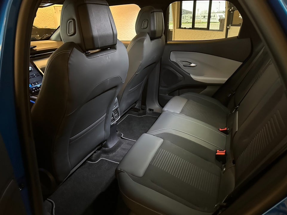 Ford Explorer 82 Premium Extended Range 5d