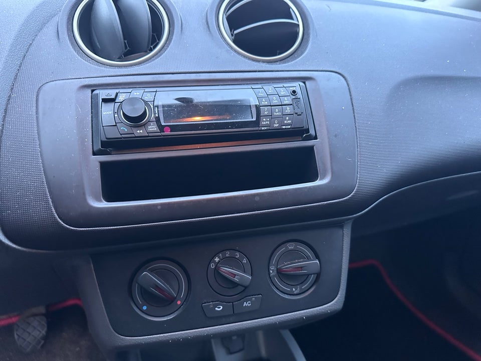 Seat Ibiza 1,4 16V Reference ST 5d