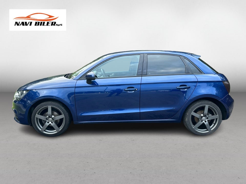 Audi A1 1,6 TDi 90 Attraction Sportback 5d