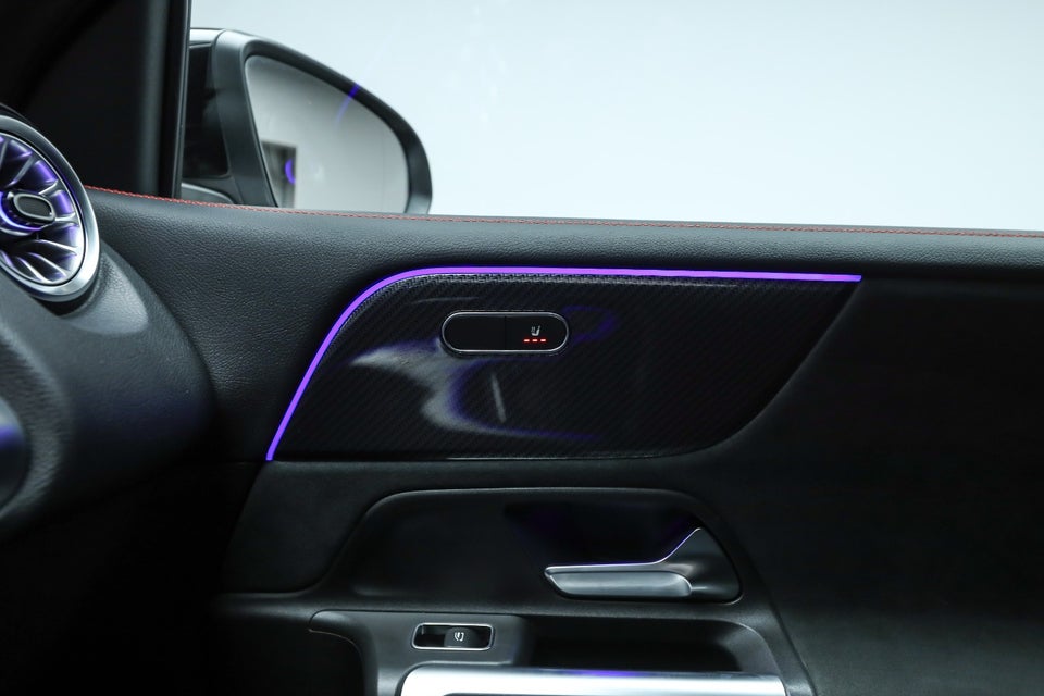 Mercedes GLB200 1,3 AMG Line aut. 5d