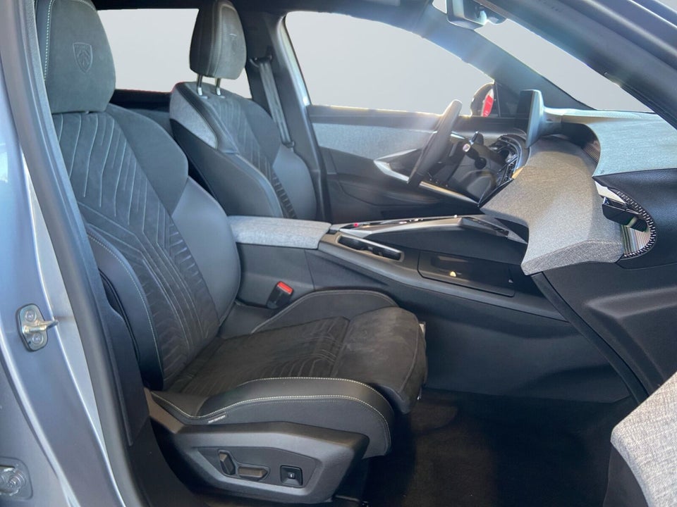 Peugeot e-5008 77 GT 7prs 5d