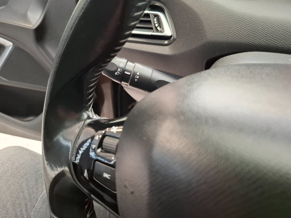 Peugeot 308 1,6 HDi 92 Active 5d