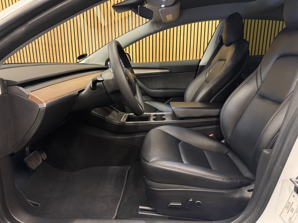 Tesla Model 3 Long Range AWD 4d