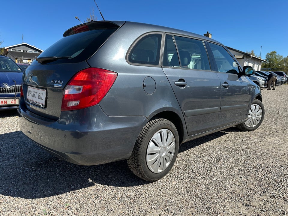 Skoda Fabia 1,4 16V Ambiente Combi 5d