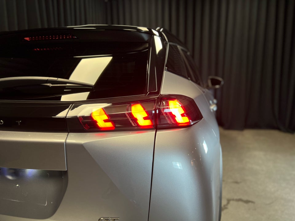 Peugeot e-2008 50 GT 5d