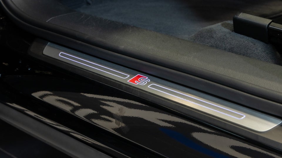 Audi e-tron 55 S-line quattro 5d