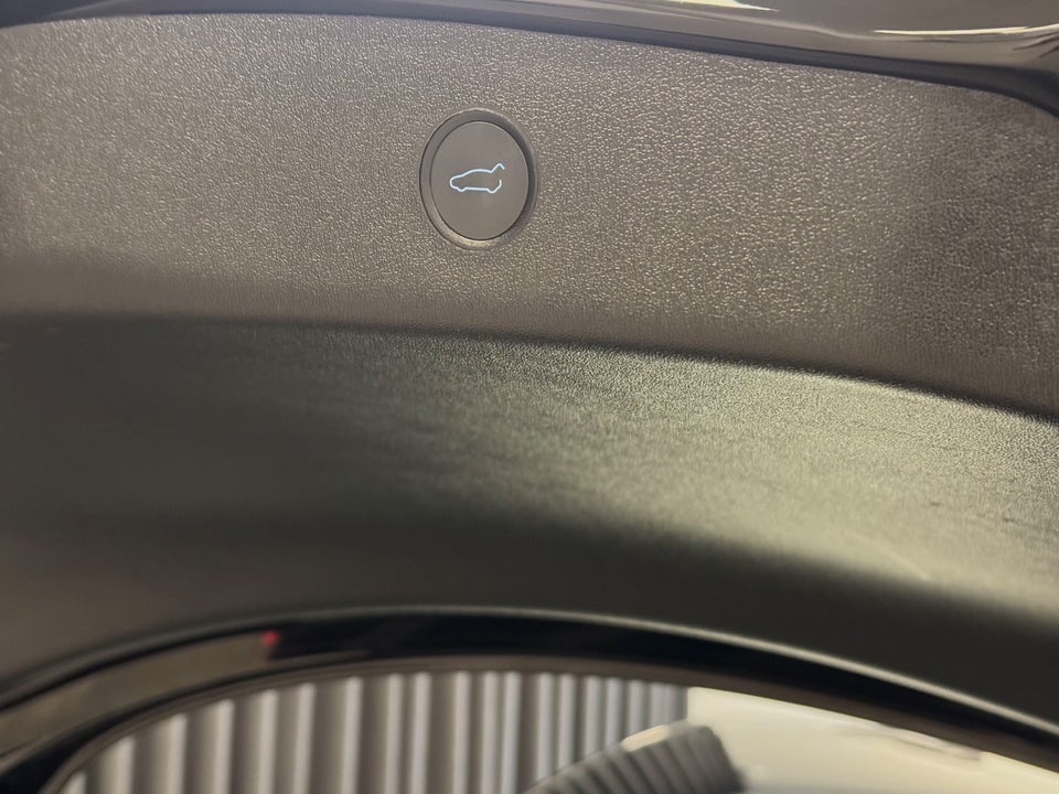 Tesla Model 3 Long Range AWD 4d