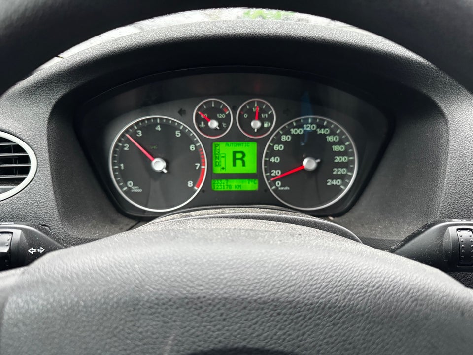 Ford Focus 1,6 Ambiente aut. 3d