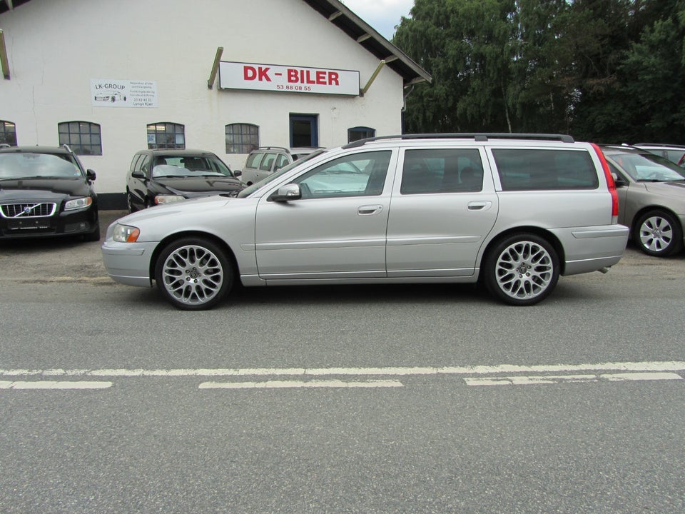 Volvo V70 2,5 T Momentum aut. 5d