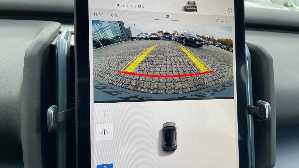 Volvo EX30 Standard Range Core 5d